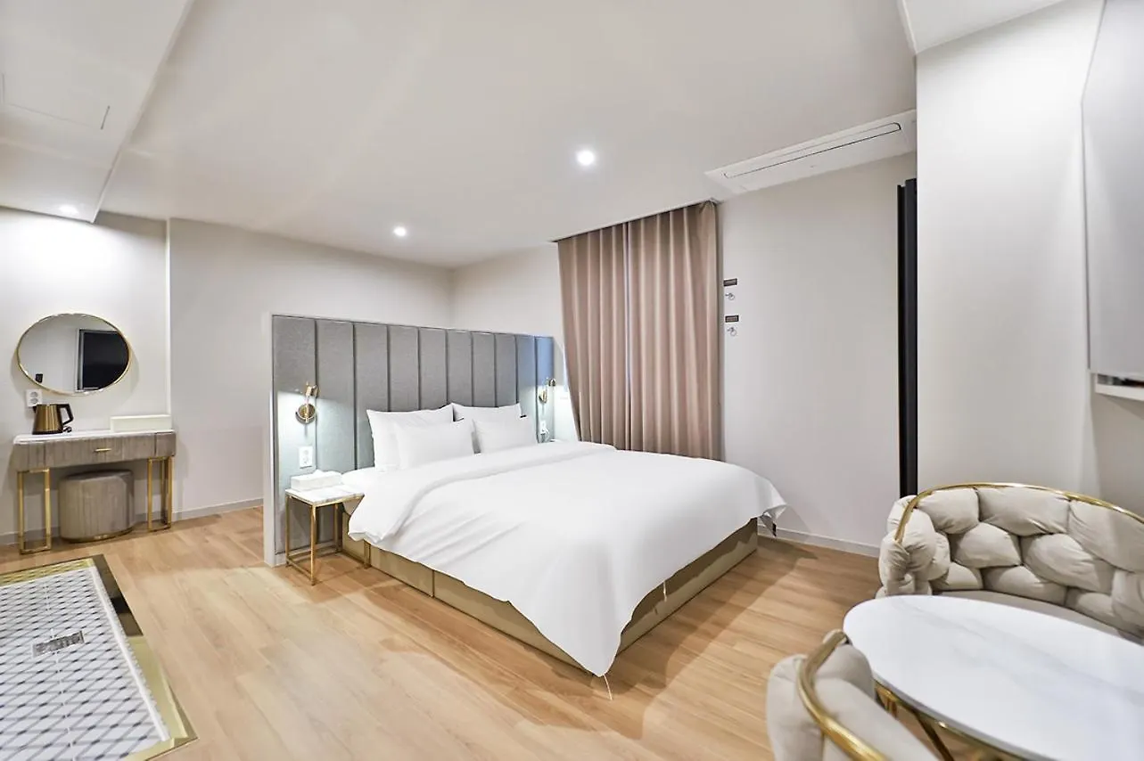 Den Basta Hotel Hadan contacts